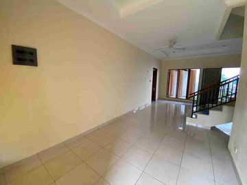 DISEWAKAN RUMAH DI HARAPAN INDAH BEKASI BAGUS MEWAH LOKASI NYAMAN