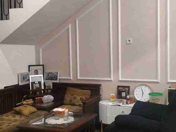 Rumah Hoek 2 lantai di Perum