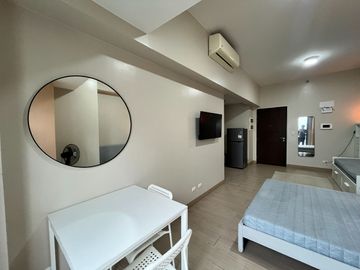 Fully Furnished RFO Studio with Parking in One Eastwood Avenue Tower 2