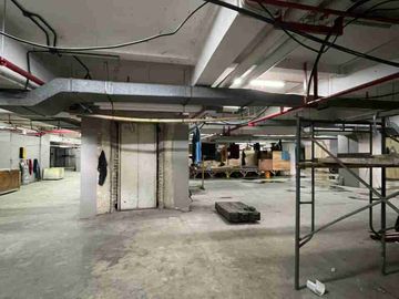 DI JUAL GEDUNG BARU UNTUK HOTEL..
 Gatot subroto 
Jakarta selatan