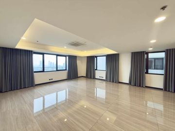 FOR RENT | LUXURIOUS 4-BEDROOM SKYLINE UNIT – ONE BALETE, QUEZON CITY