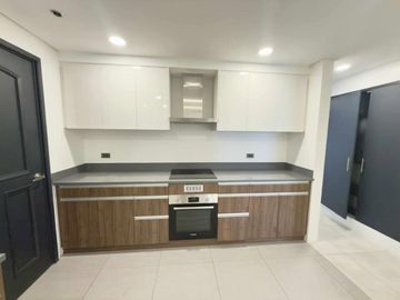 FOR RENT | LUXURIOUS 4-BEDROOM SKYLINE UNIT – ONE BALETE, QUEZON CITY