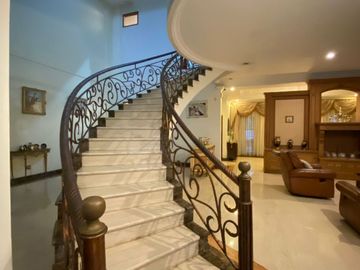 Dijual rumah sultan Syp Cipaganti sukajadi pasteur harga nego, edisi BU CPT, MURAH!