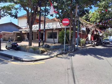 Disewakan Ex Cafe Dekat ke Air Port di Raya Kuta, Bali