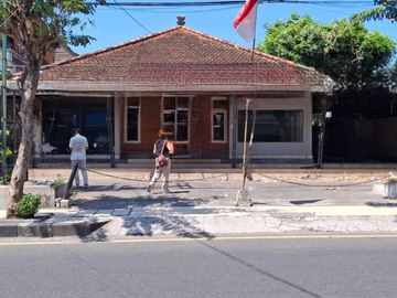 Disewakan Ex Cafe Dekat ke Air Port di Raya Kuta, Bali