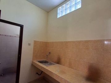 Disewakan Rumah Semi Furnish Lokasi Strategis Dekat RS YAP - Terban Gondokusuman Yogyakarta