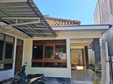 Disewakan Rumah Semi Furnish Lokasi Strategis Dekat RS YAP - Terban Gondokusuman Yogyakarta