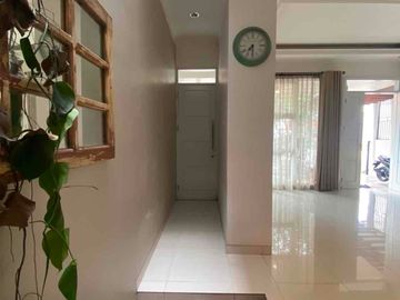 Disewakan Rumah Modern Minimalis Semi Furnished Siap Huni di Kasuari Bintaro Sektor 9