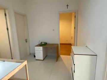 Disewakan Rumah Modern Minimalis Semi Furnished Siap Huni di Kasuari Bintaro Sektor 9