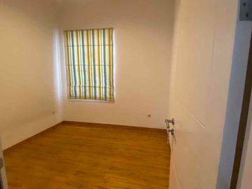 Disewakan Rumah Modern Minimalis Semi Furnished Siap Huni di Kasuari Bintaro Sektor 9