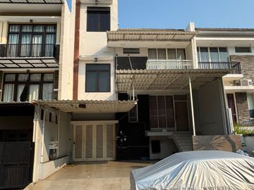 DIJUAL CEPAT RUMAH PIK 1 CLUSTER LAYAR PERMAI UK 8X15 (3.5 LANTAI) FULL RENOVASI FULL FURNISHED SHM MURAH