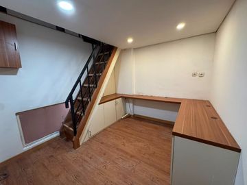 DIJUAL CEPAT RUMAH PIK 1 CLUSTER LAYAR PERMAI UK 8X15 (3.5 LANTAI) FULL RENOVASI FULL FURNISHED SHM MURAH