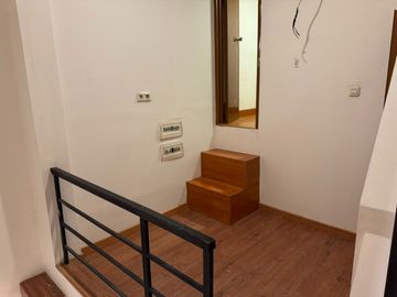 DIJUAL CEPAT RUMAH PIK 1 CLUSTER LAYAR PERMAI UK 8X15 (3.5 LANTAI) FULL RENOVASI FULL FURNISHED SHM MURAH