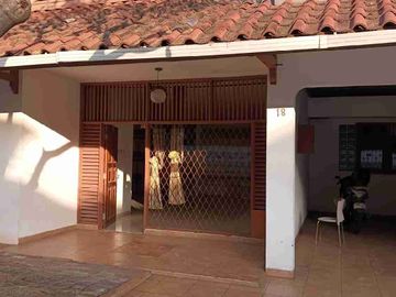 Disewakan Rumah besar 7 kamar di Sunter Agung. Jakarta Utara