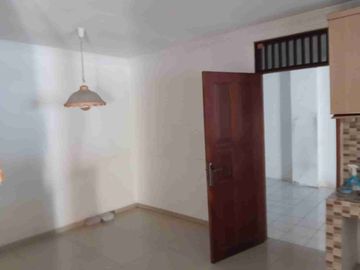 Disewakan Rumah besar 7 kamar di Sunter Agung. Jakarta Utara