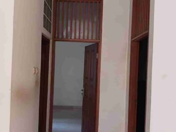 Disewakan Rumah besar 7 kamar di Sunter Agung. Jakarta Utara