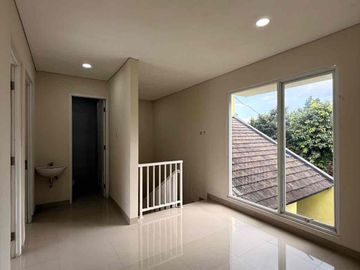Dijual Rumah di Perumahan Batu Putih Cibubur Kota Depok, 106m, All In!