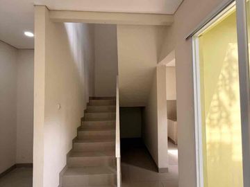 Dijual Rumah di Perumahan Batu Putih Cibubur Kota Depok, 106m, All In!