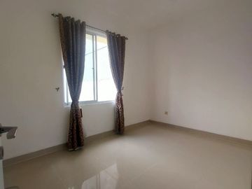 Rumah Cluster Tropical Garden Semi Furnished Siap Huni Fasilitas Lengkap Bebas Banjir