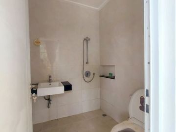 Rumah Cluster Tropical Garden Semi Furnished Siap Huni Fasilitas Lengkap Bebas Banjir