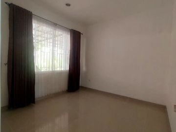 Rumah Cluster Tropical Garden Semi Furnished Siap Huni Fasilitas Lengkap Bebas Banjir
