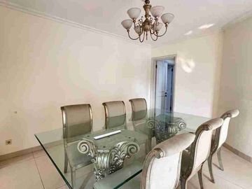 JUAL /SEWA Rumah Mewah dengan pool di Lippo Karawaci