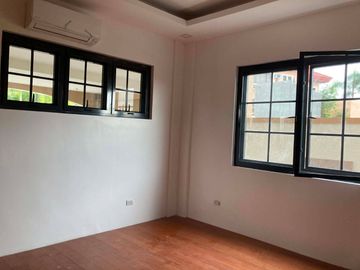 FOR LEASE | PORTOFINO SOUTH – BARE HOUSE WITH AIRCON