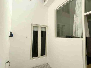 Rumah Baru Renov Puri Surya Jaya, Valencia. Full Furnish