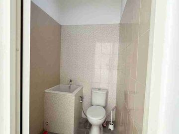 Rumah Baru Renov Puri Surya Jaya, Valencia. Full Furnish