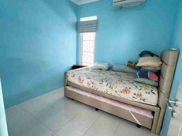 Rumah Baru Renov Puri Surya Jaya, Valencia. Full Furnish