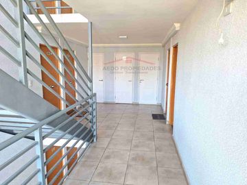 Se Arrienda Funcional y Lindo Departamento, Condominio Puerta de Alcala 1, Paradero 12, comuna de La Cruz.