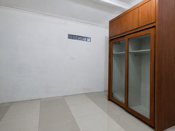 Rumah 1 Tingkat SHM di Jl. Bakti Luhur Medan dengan Banyak Kamar