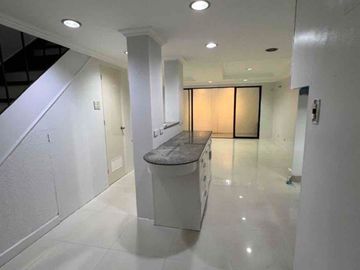 3 Bedrooms townhouse for rent in Ecoville Townhomes Makati city