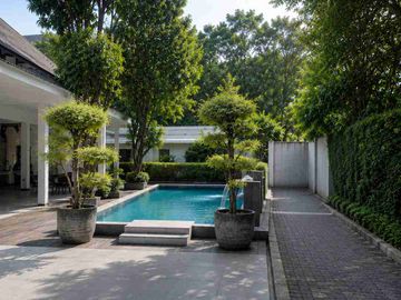 Rumah langka old money classic menteng