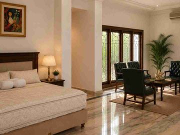 Rumah langka old money classic menteng