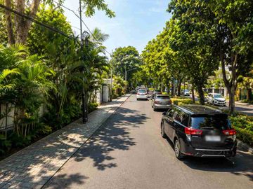 Rumah langka old money classic menteng