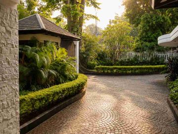 Rumah langka old money classic menteng