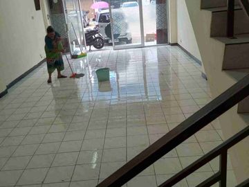 Disewakan Ruko 4 setengah lantai di Kelapa Gading. Jakarta Utara.