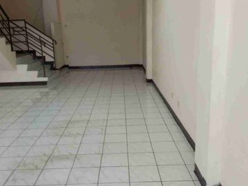 Disewakan Ruko 4 setengah lantai di Kelapa Gading. Jakarta Utara.