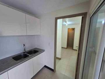 Highend 3 Bedroom With Balcony 10% DP Move In Rent to Own Terms Mckinley West BGC 25% Discount for CASH PAYMENT