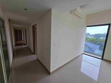 Highend 3 Bedroom With Balcony 10% DP Move In Rent to Own Terms Mckinley West BGC 25% Discount for CASH PAYMENT