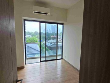 Highend 3 Bedroom With Balcony 10% DP Move In Rent to Own Terms Mckinley West BGC 25% Discount for CASH PAYMENT
