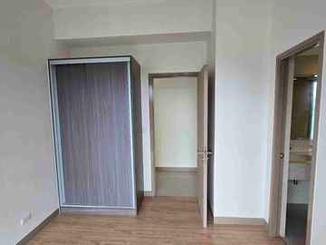 Highend 3 Bedroom With Balcony 10% DP Move In Rent to Own Terms Mckinley West BGC 25% Discount for CASH PAYMENT
