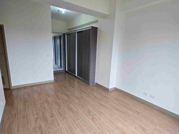 Highend 3 Bedroom With Balcony 10% DP Move In Rent to Own Terms Mckinley West BGC 25% Discount for CASH PAYMENT