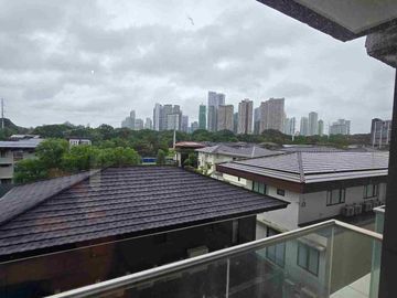 Highend 3 Bedroom With Balcony 10% DP Move In Rent to Own Terms Mckinley West BGC 25% Discount for CASH PAYMENT