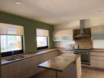 Oportunidad casa en renta en Cumbres del Lago Da Vinci
