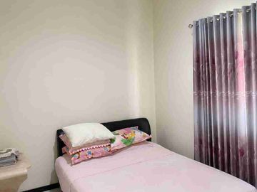 rumah mewah 2 lt di jalan utama perum green hills depan perumahan ada hotel el, lokasi di jalan kembar dekat arah batu, malang kota dan jalan tol. BU SEGERA