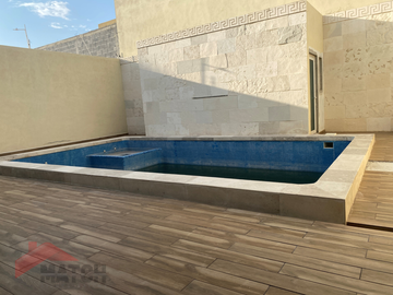 Casa en Renta con Alberca en Valle Real