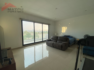 Casa en Renta con Alberca en Valle Real