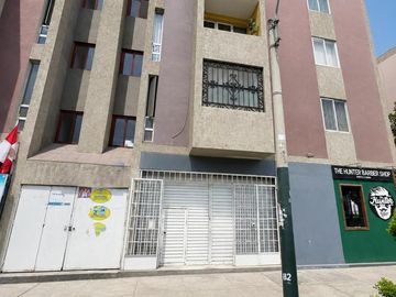 Alquilo Local Comercial en Avenida Manuel Villarán